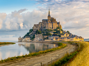1381735831159_845017696114340_bigstock-Morning-View-At-The-Mont-Saint-Michel