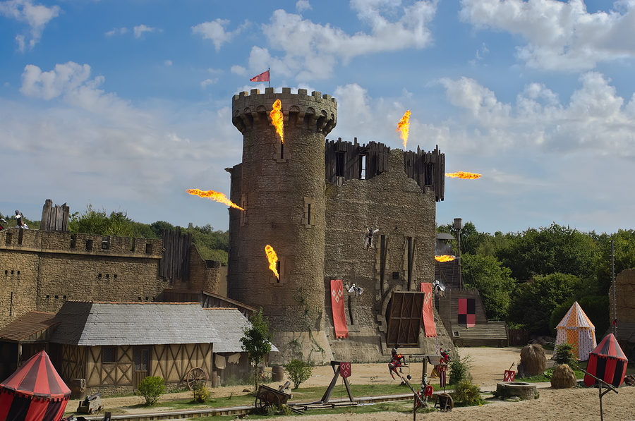 La France en circuit « Châteaux de la Loire et le Spectacle du Puy du Fou »  Croisière fluviale sur la Seine de Paris à la Normandie 