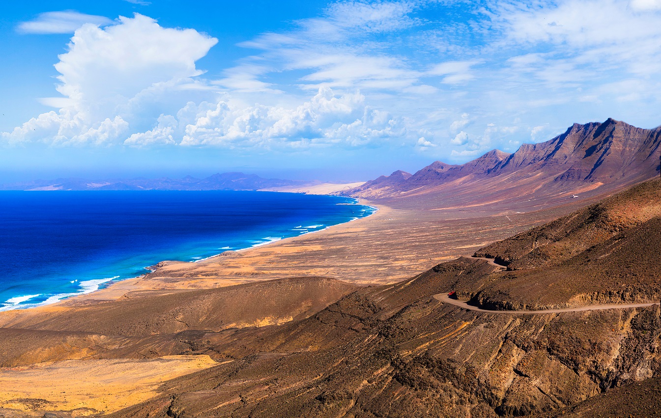 Les îles Canaries, le Maroc et l’Espagne au départ de Barcelone