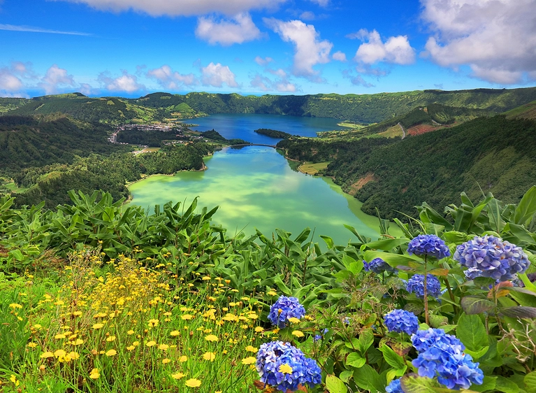 Beautés des Îles des Açores - Circuit \u0026 croisière expédition francophone à bord du Exploris One