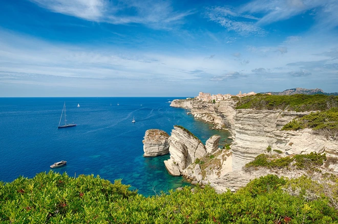 Corse et Sardaigne en circuit terrestre « Randonnées douces et art de vivre méditerranéen »